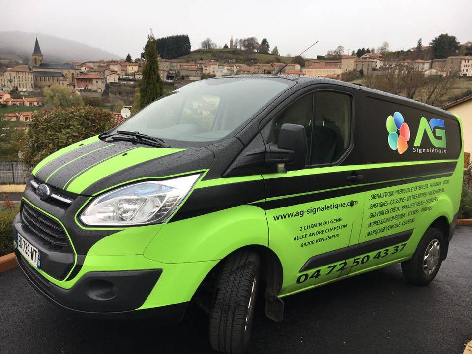 Marquage publicitaire de véhicule professionnel à Lyon, en région Rhône Alpes