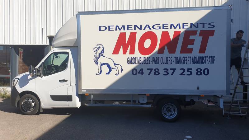 Conception et pose d'adhésif pour flocage de véhicule à Lyon en région Rhône Alpes