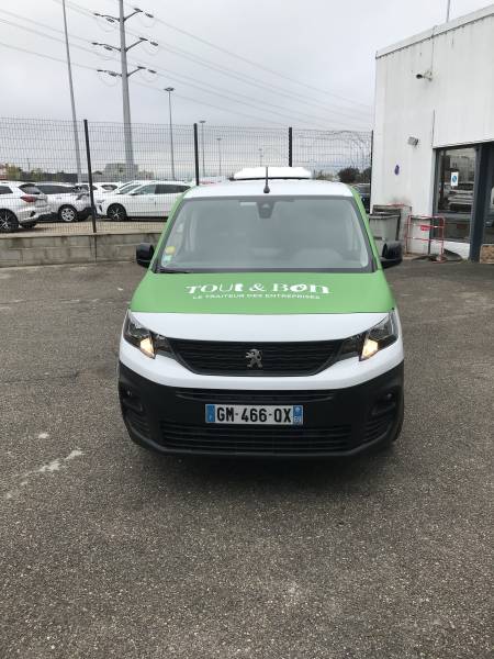 Semi covering sur véhicule utilitaire à Lyon