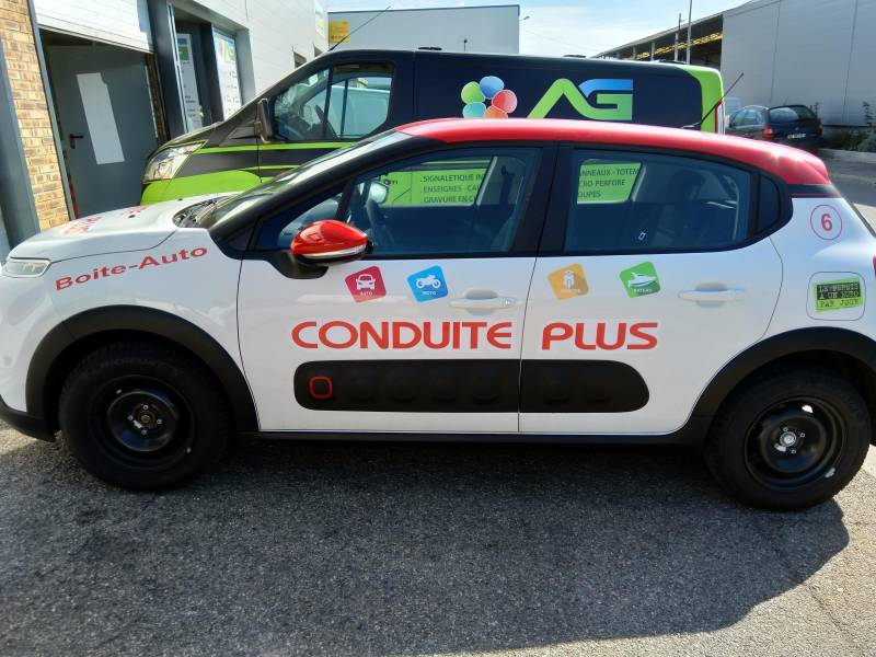 Marquage publicitaire sur mesure pour véhicule professionnel à Lyon, en région Rhône Alpes