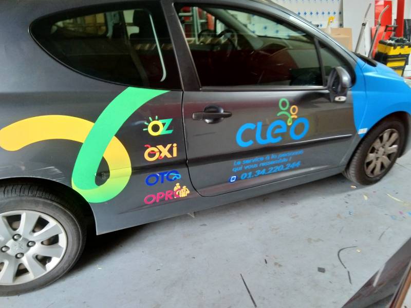 Marquage publicitaire sur mesure pour véhicule professionnel à Lyon, en région Rhône Alpes
