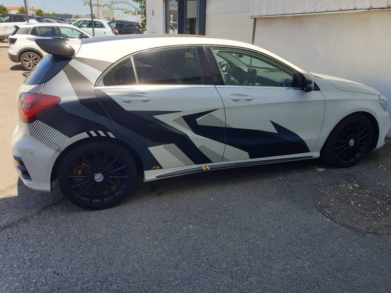 Déco personnalisée sur véhicule à Lyon